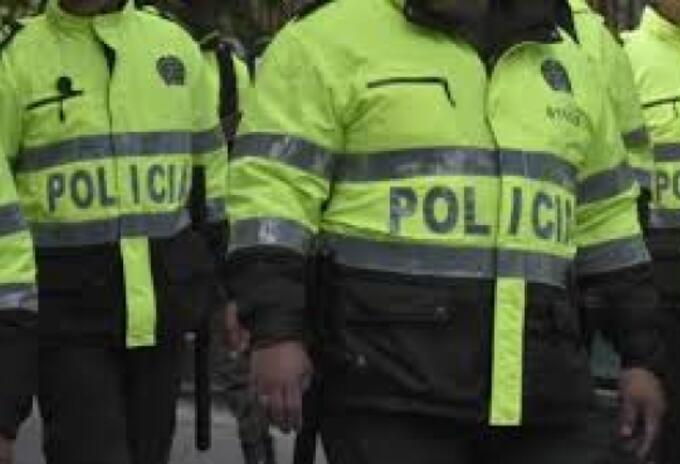 El uniformado fue capturado por sus compañeros de la estación de Policía.
