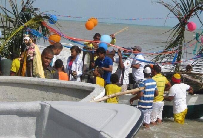 Pescadores devotos de la Virgen del Carmen