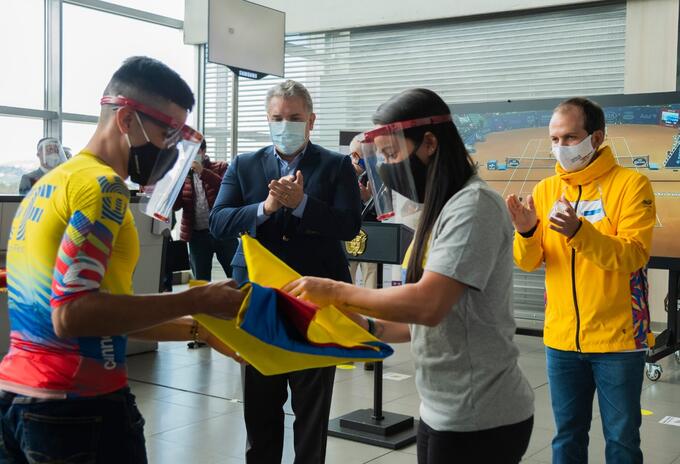 Más de 111 deportistas de alto rendimiento viajan en vuelo humanitario