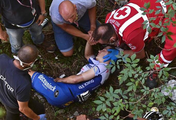 Evenepoel sufrió fuerte caída en Lombardía