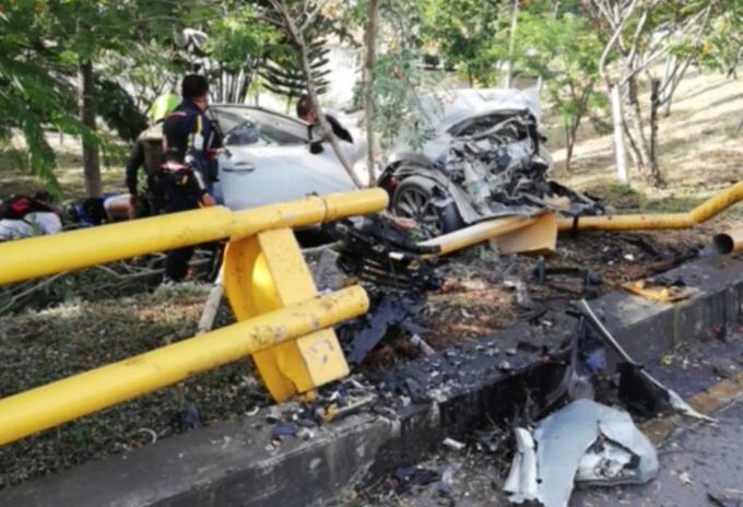 Escena del accidente donde falleció el cantante pereirano de música urbana Teo Vanegas.