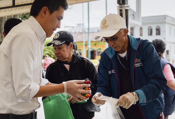 Cambio Verde, estrategia para cambiar residuos reutilizables por comida