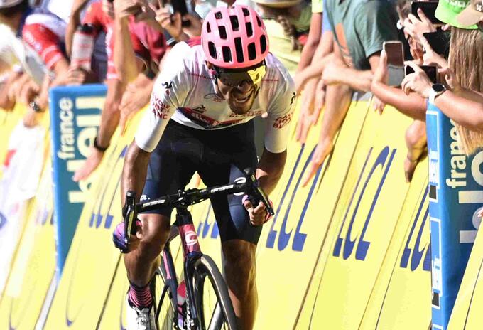 Vuelta a España: Daniel Felipe Martínez sufrió una fuerte ...