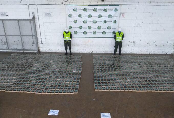 El alijo estaba camuflada en cajas con frutas listo para exportar