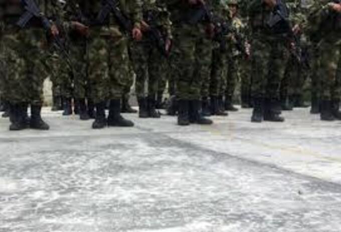 MILITARES