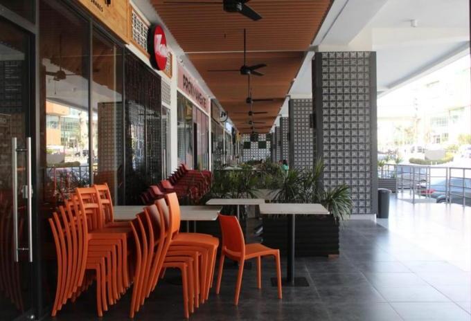 Los restaurantes esperan atender en espacios al aire libre.