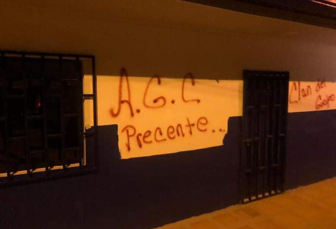 Grafitis en viviendas en Segovia, Antioquia.