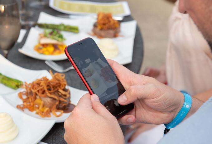 Comida y celulares