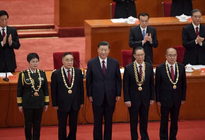 China condecora a trabajadores de la salud