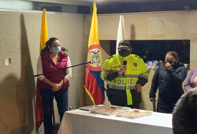 Ciudadanos le dicen a María Fernanda Cabal "estudie, vaga" en el CAI de El Codito