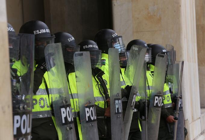 Policías durante protestas del 21 de septiembre
