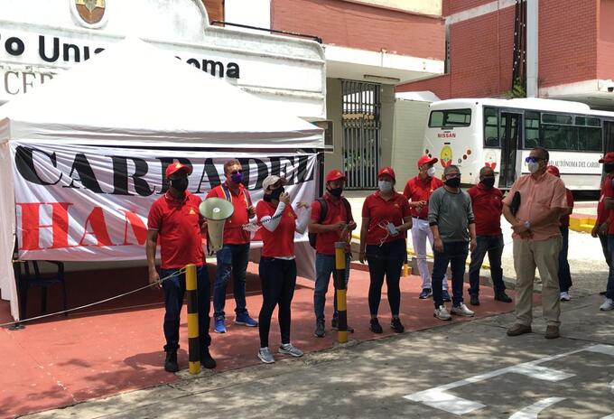 Trabajadores sindicalizados protestan por despidos masivos