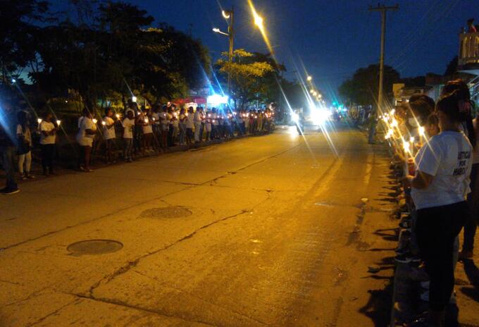 Velatón por muerte de joven futbolista a manos de uniformados de la policía en Cartagena