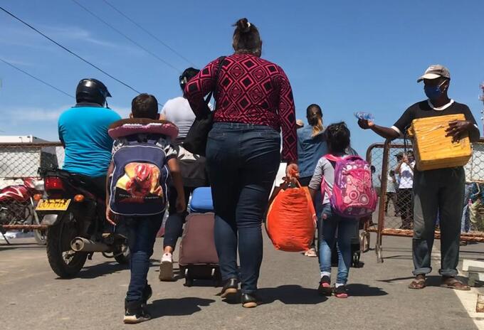 Venezolanos retornan a Colombia.