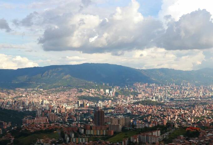Panorámica de Medellín en el inicio del segundo episodio de calidad del aire.