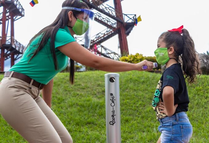 Los visitantes deberán cumplir con los procesos de autoridad durante su estadía