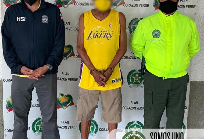 El profesor ofrecía hasta un millón de pesos a jóvenes para que sostuvieran encuentros sexuales con él.
