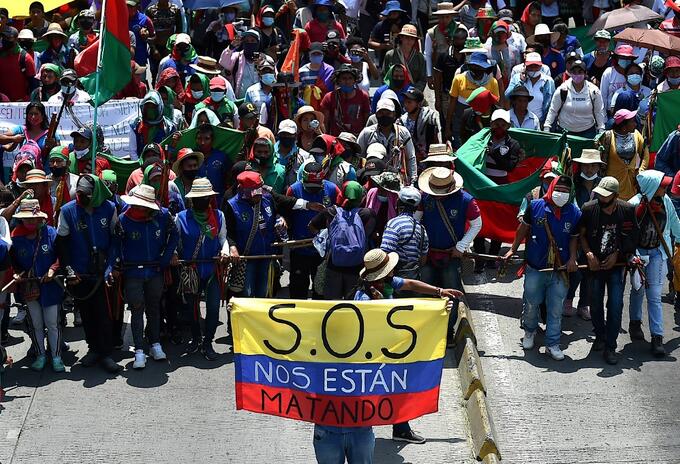 Indígenas del Cauca marchan en medio de la minga