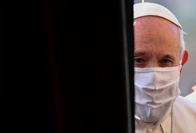 Papa Francisco llegando a la Basílica de Santa María en Aracoeli, en Roma.