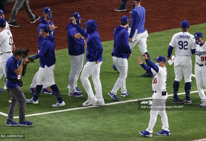 Dodgers vs Bravos - MLB