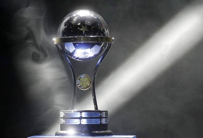 Copa Sudamericana, trofeo