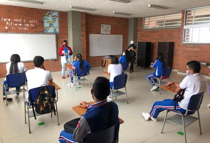 Estudiantes recibieron clases