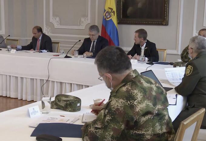 Duque en reunión