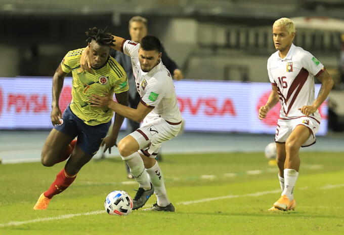 DUVÁN ZAPATA DUVÁN ZAPATA