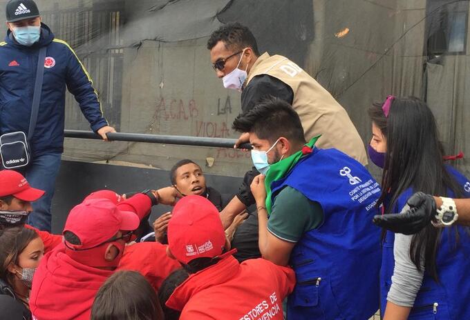 LADRONES PLAZA DE BOLÍVAR LADRONES PLAZA DE BOLÍVAR