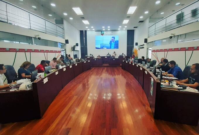 Los concejales y funcionarios se encuentran asintomáticos.