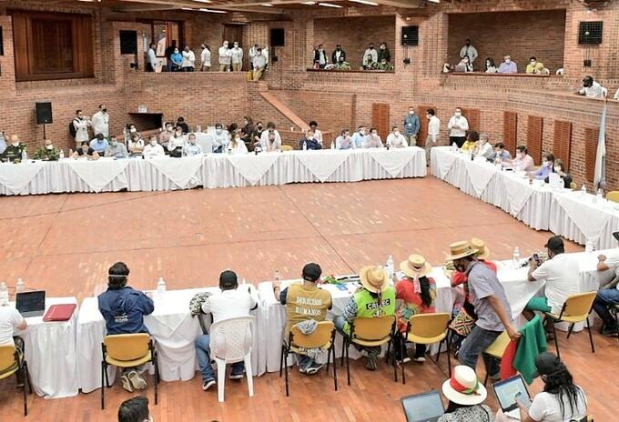 Reunión entre minga indígena y gobierno nacional en Cali