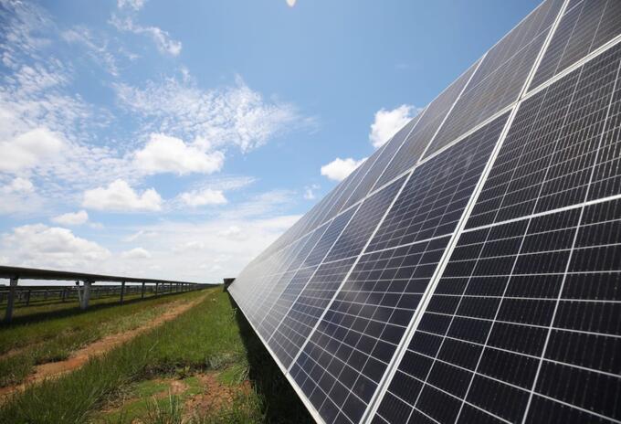 Inauguran nueva planta de energía solar en Colombia en el Meta