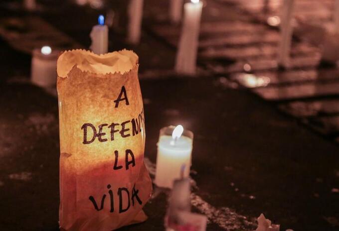 Referencia asesinato de líderes.
