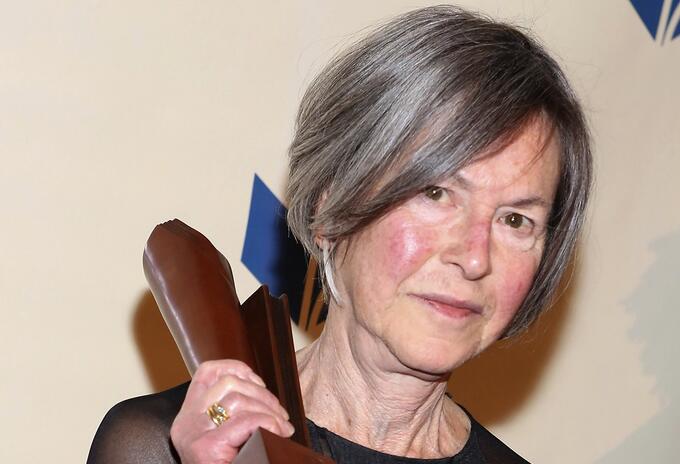 La poeta estadounidense Louise Glück gana el Premio Nobel de Literatura