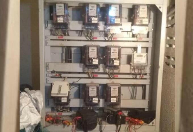 Medidores de energía manipulados