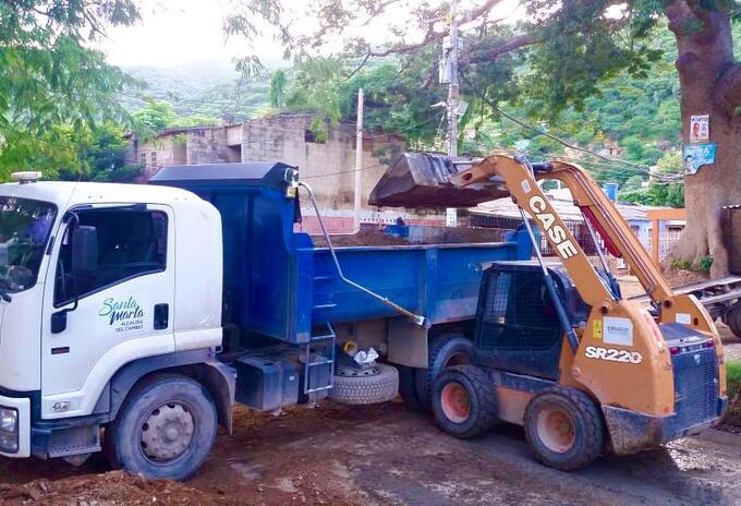 Las fuertes lluvias ha causado afectaciones por deslizamiento de sedimentos de los cerros de Santa Marta