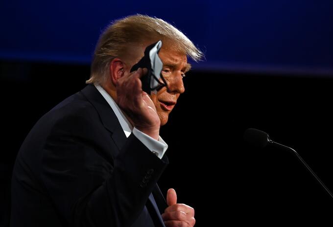 Donald Trump sin tapabocas