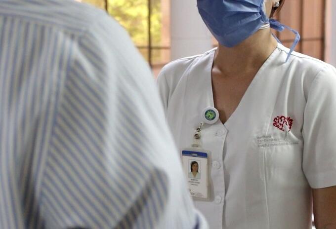Aplican vacuna de Johnson & Johnson a voluntarios en Fundación Cardiovascular de Colombia.