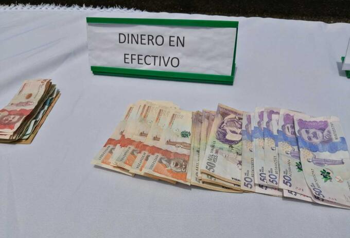 Parte del dinero incautado de la actividad ilícita.