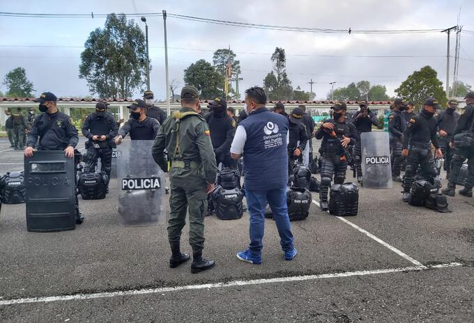 Defensoría del Pueblo inspecciona los elementos del Esmad previo al paro nacional