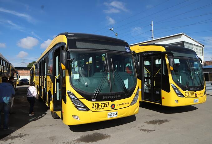 Nuevos buses amarillos de Transmilenio