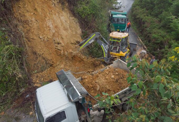 Cerca de 100 deslizamientos se han atendido por las lluvias en Medellín.