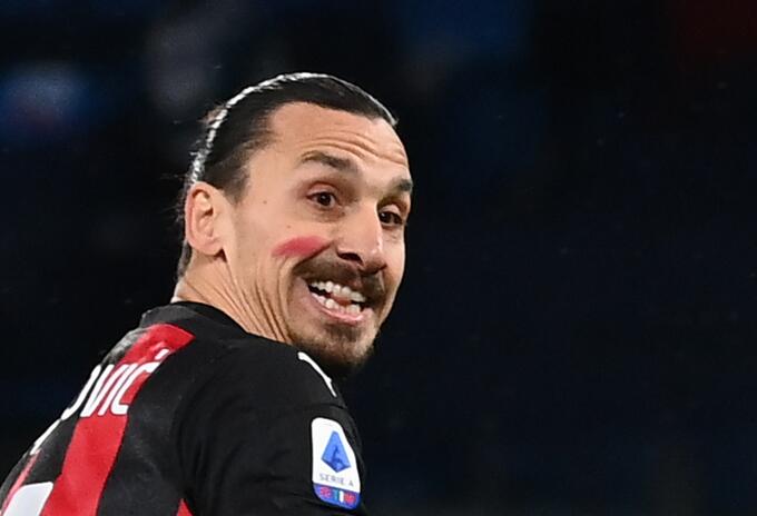 Zlatan solo hay uno: marcó dos goles en la victoria del Milan Zlatan solo hay uno: marcó dos goles en la victoria del Milan