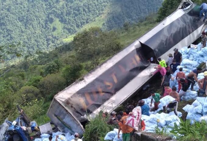 Accidente de camión en Valdivia, Antioquia