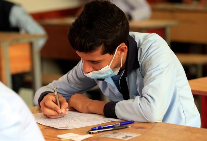 Miles de menores en Bogotá tienen serias dificultades para acceder a la educación virtual. Reapertura de colegios