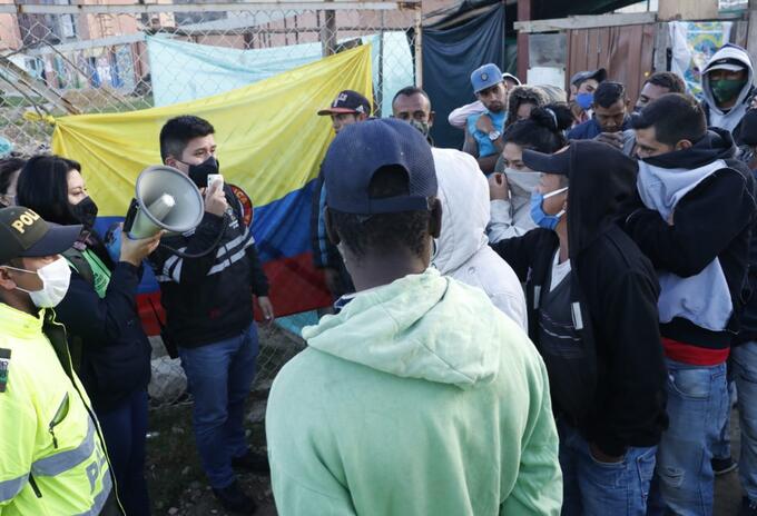 Desalojo de familias que vivían en terreno inestable de Soacha