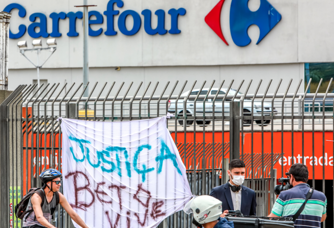 Asesinan a un hombre en un Carrefour de Brasil