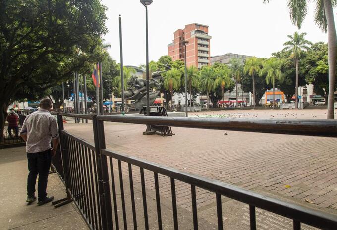 Plaza de Bolívar de Pereira cerrada.