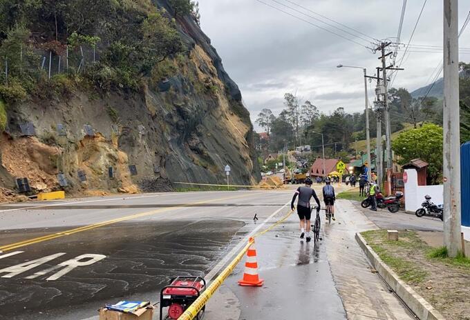 Caída de rocas vía La Calera Caída de rocas vía La Calera