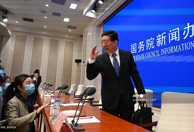 Viceministro de Sanidad chino, Zeng Yixin, anuncia la vacuna Viceministro de Sanidad chino, Zeng Yixin, anuncia la vacuna